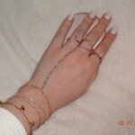 Hand Chain Golden Glow - Imagem 3